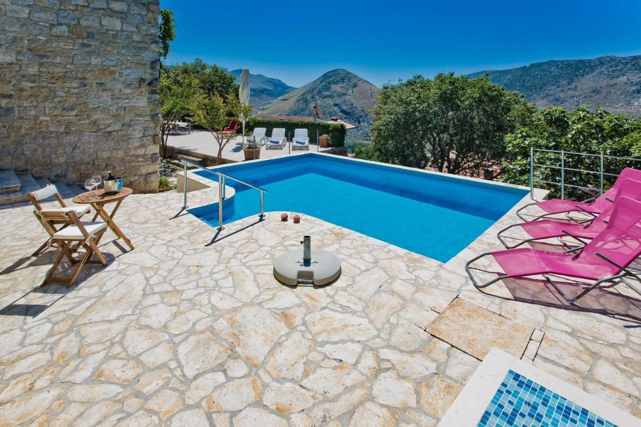 Villa Don Dan Zrnovnica Exterior photo